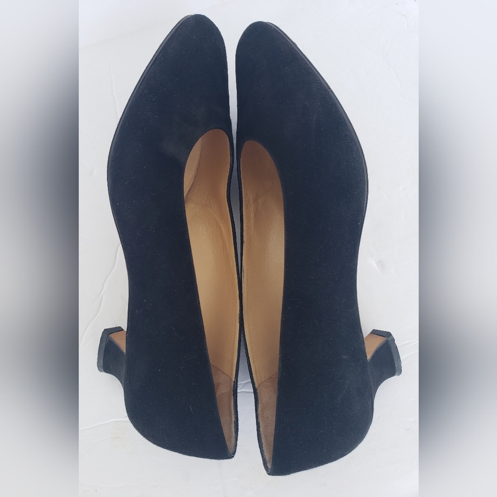 GUCCI Black Suede Vintage Heels!!
